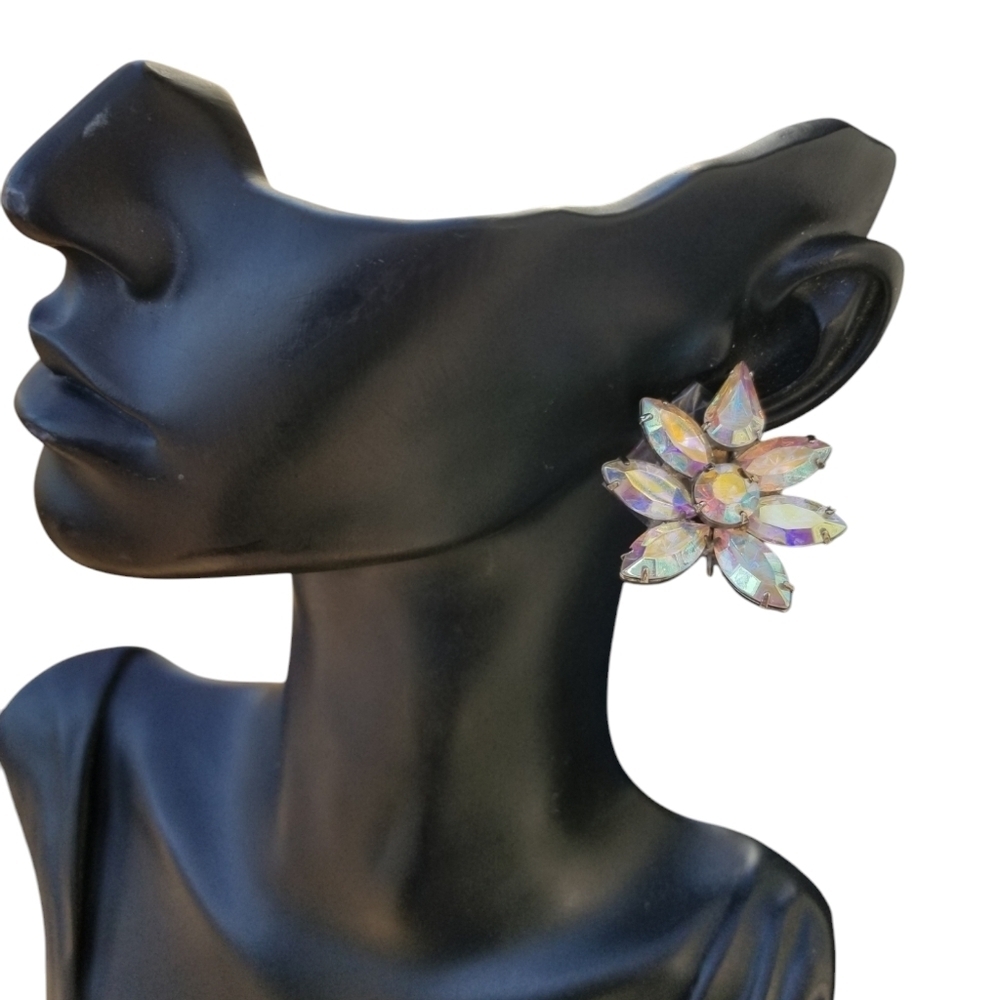 VINTAGE SILVERTONE & AURORA BOREALIS GLASS RHINESTONE STATEMENT CLIP ON EARRINGS